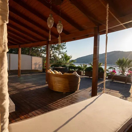 Hotell Loryma Luxury 3*