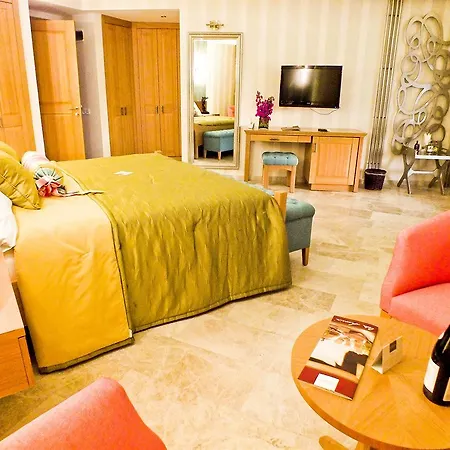 Hotel Loryma Luxury 3*