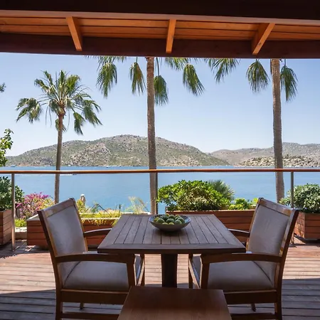 Отель Loryma Luxury 3*