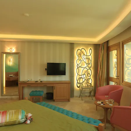 Loryma Luxury 3* بوزبورون